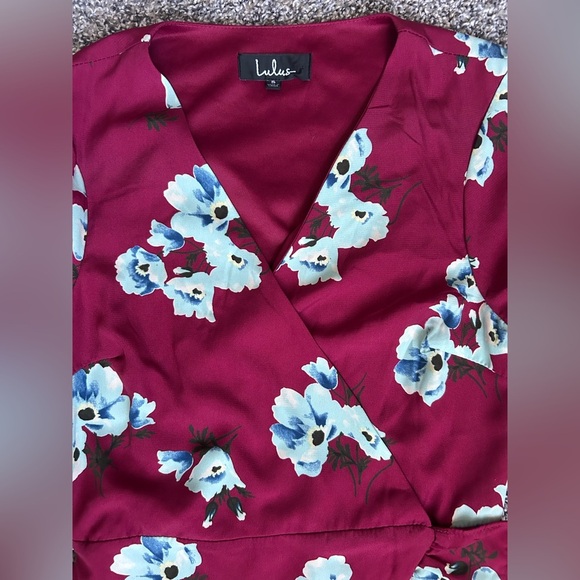 Lulu’s Floral Feminine Wrap Dress in Burgundy and Blue size small - Picture 9 of 14